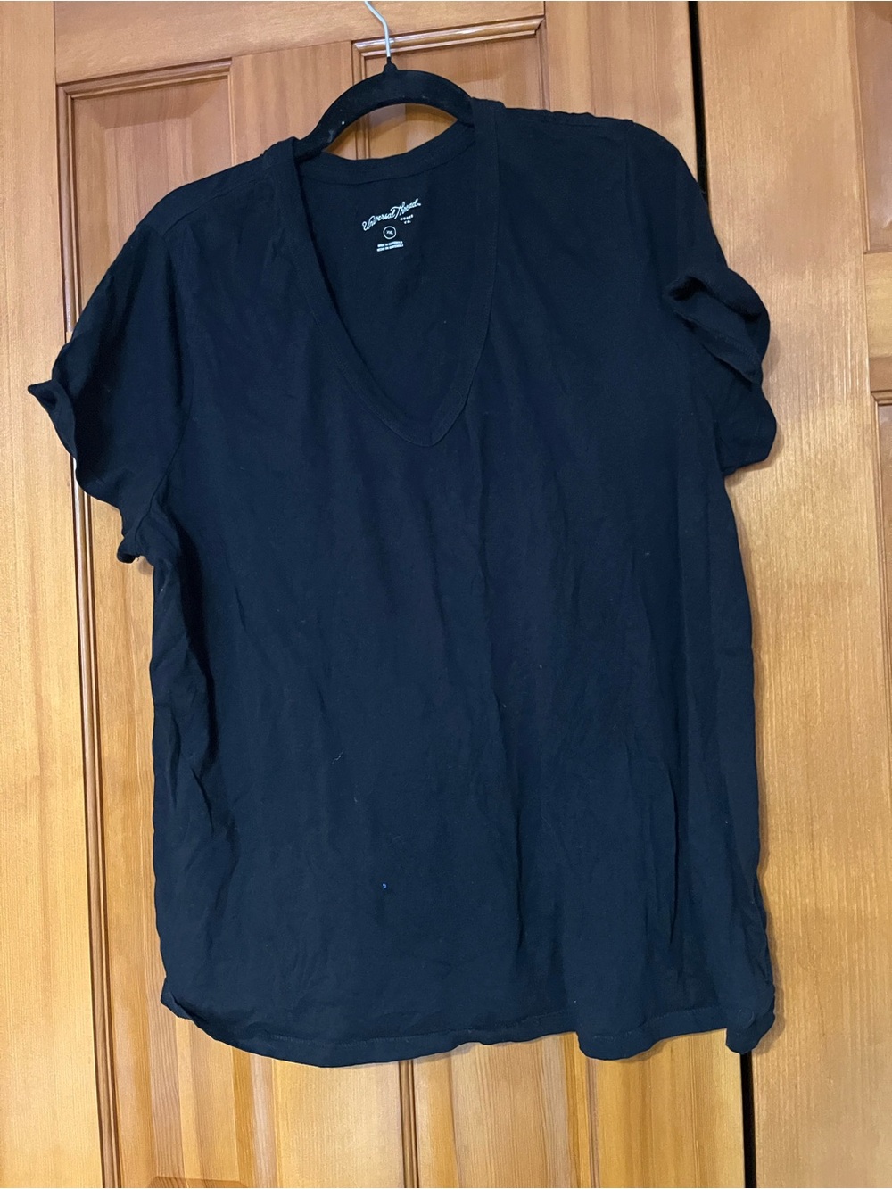 Universal Thread Black V-Neck Short Sleeve Tee